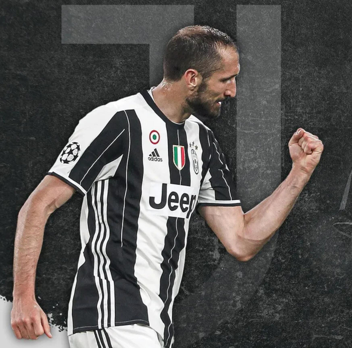 BTi体育-尤文图斯后防将领基耶利尼关键时刻，欧冠坚守阵地(尤文图斯vs那不勒斯直播)